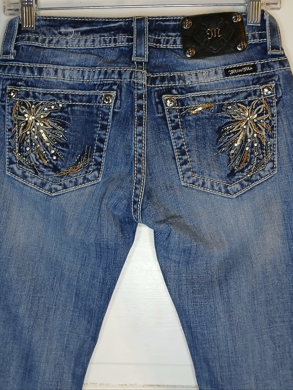 Miss Me Jeans Womens 26 Bootcut Stretch Rhinestone Feather Pockets Low Rise